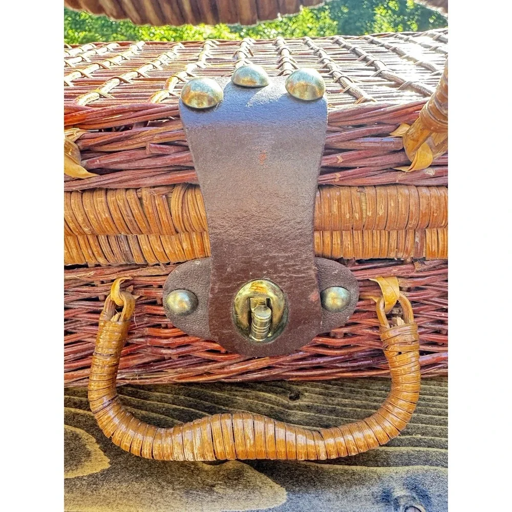 Wicker Picnic Basket Woven Storage Basket w Handle Latch Vintage Style 13.5" - Picture 3 of 12